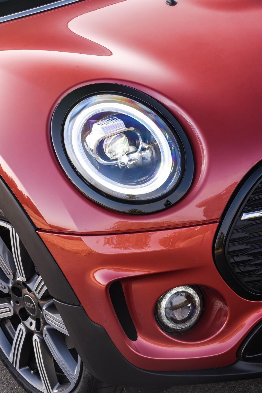 Детали экстерьера Mini Cooper S Clubman (F54) 2019 года  (ZA) (фото 24 из 26)